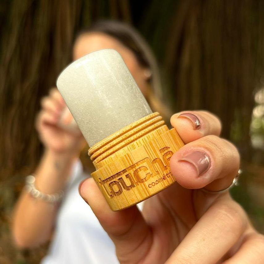 Desodorante de cristal natural com embalagem sustentável de bambu, proteção sem toxinas